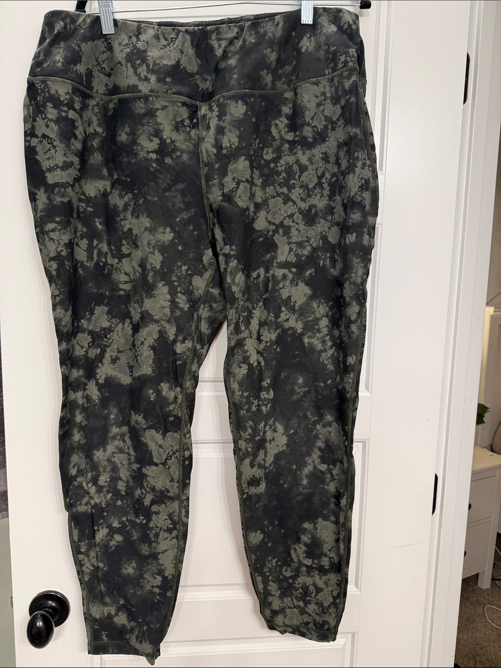 Women's Tie-Dye Olive & Black Leggings
